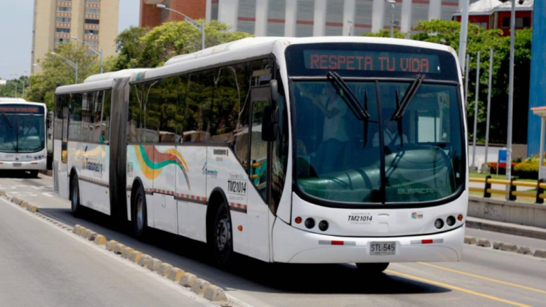 Extrabajadores de recaudos SIT piden póliza a Transmetro transmetro