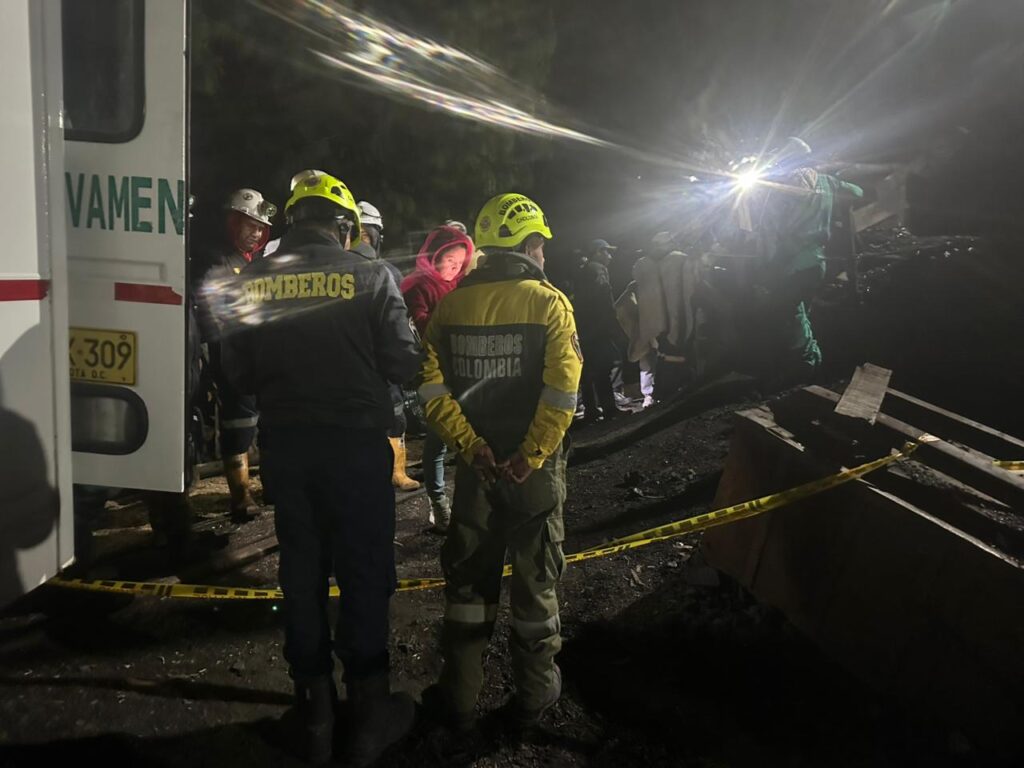 6 mineros muertos tras explosión en mina de Guachetá, Cundinamarca HAdrfzqWwAA2Z1s