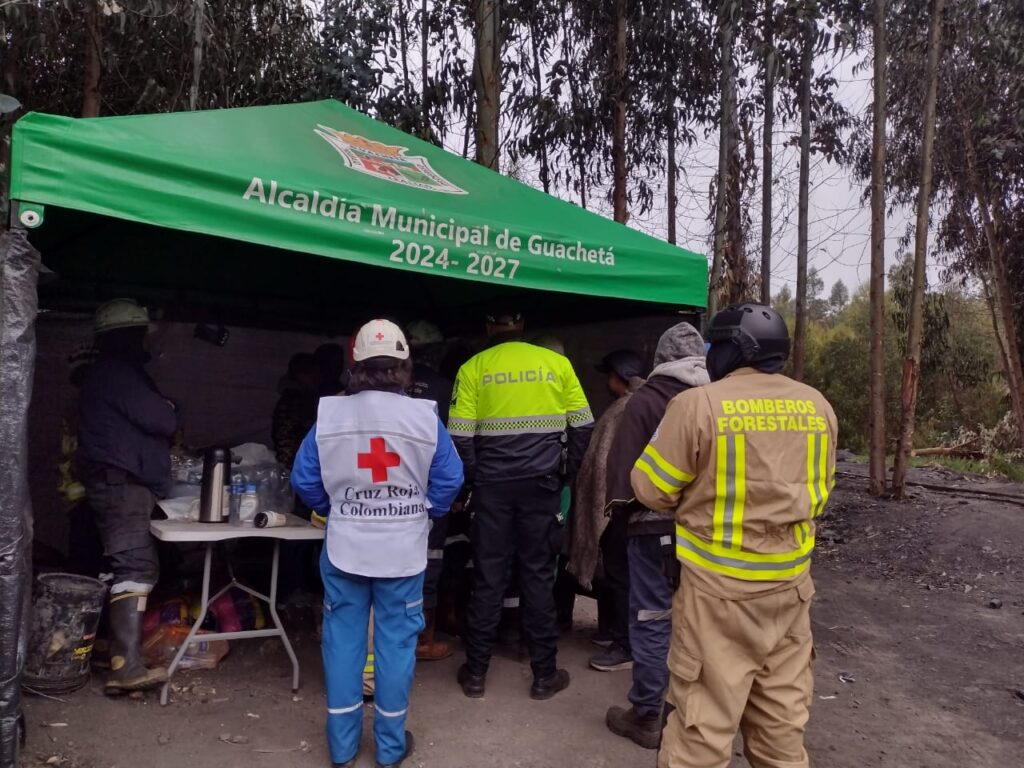 6 mineros muertos tras explosión en mina de Guachetá, Cundinamarca HAlD8abXEAAQsXm