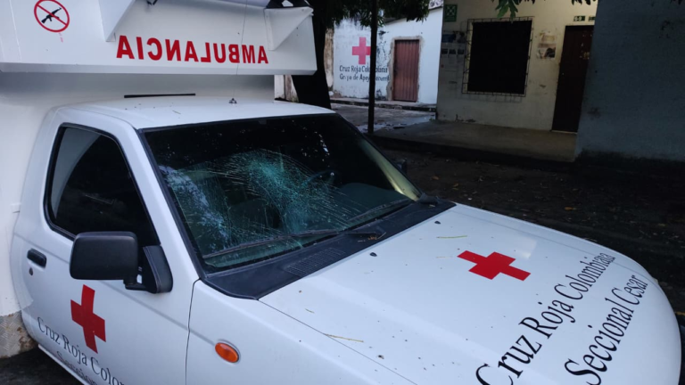 Vandalizan ambulancia de la Cruz Roja en Becerril ambulancia portada