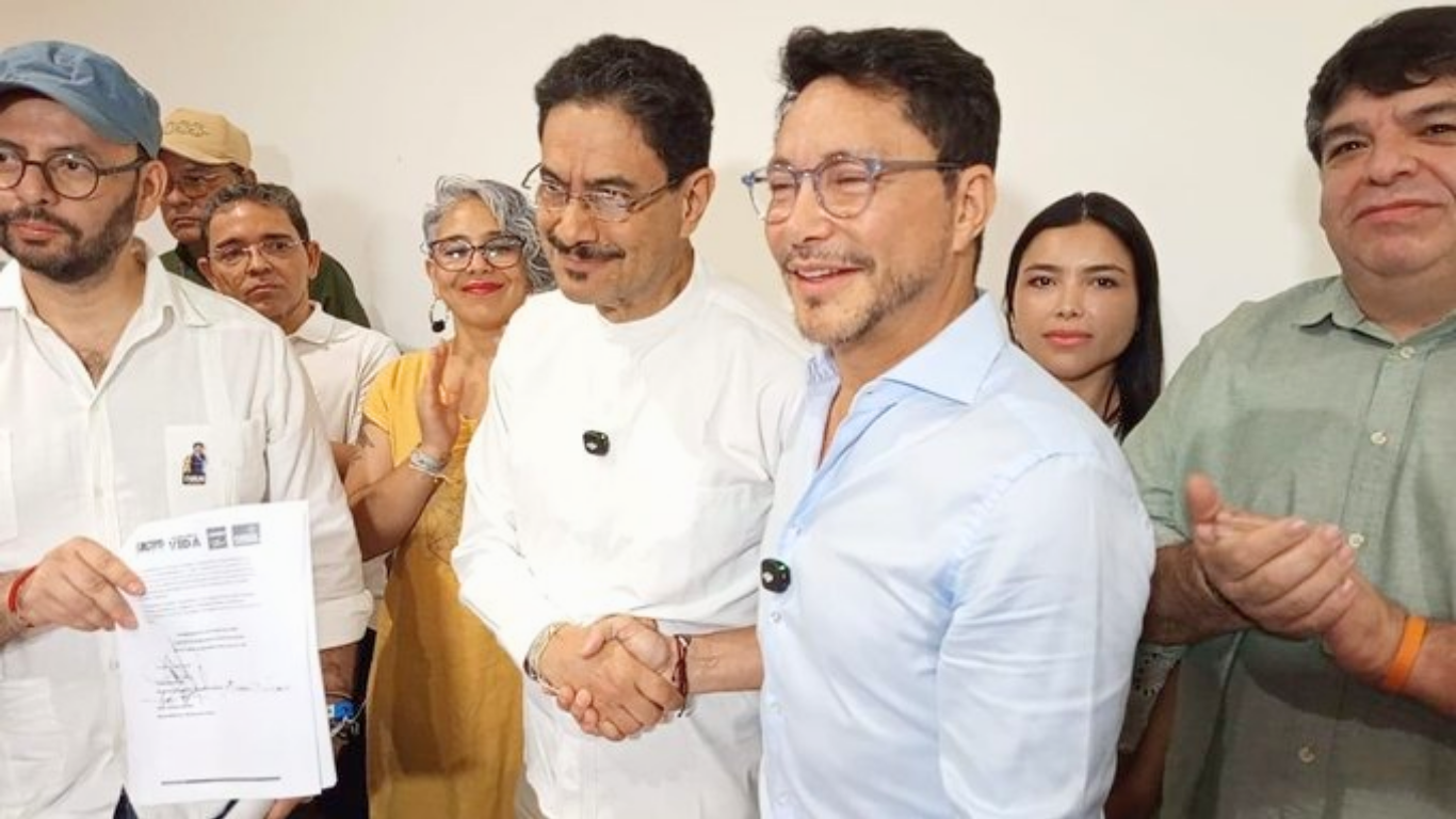 La adhesión de Carlos Caicedo a Iván Cepeda: una jugada que reconfigura la izquierda colombiana CARLOS CAICEDO E IVAN CEPEDA