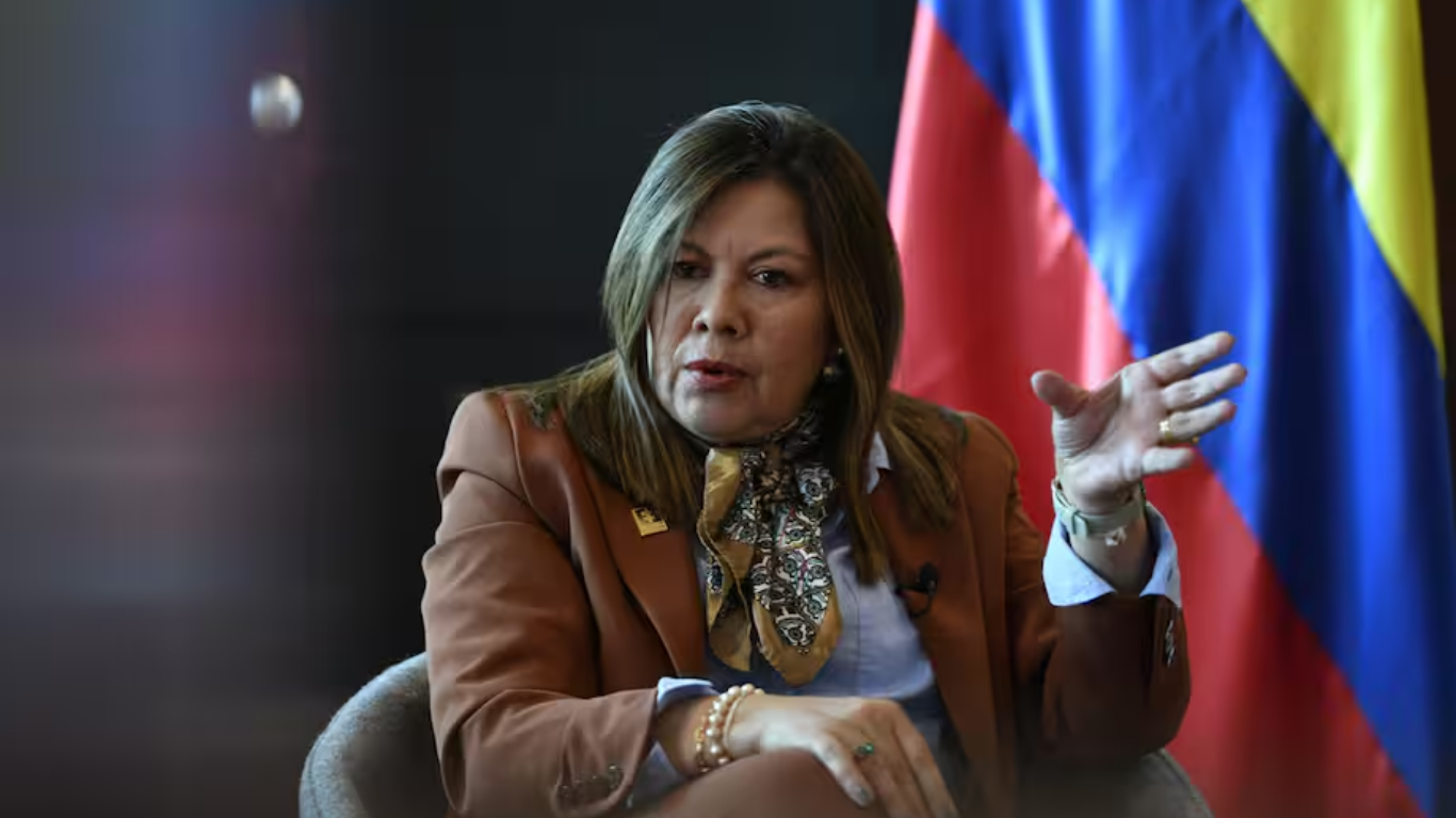 LUZ ADRIANA CAMARGO