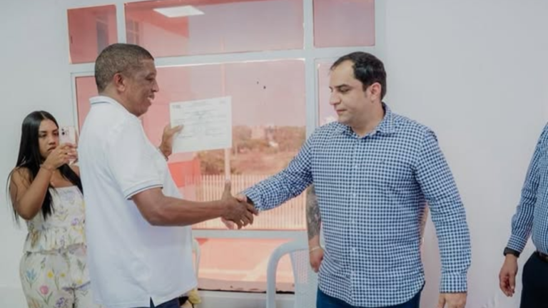 Micher Pérez Fuentes recibió este 14 de mayo la credencial oficial que lo acredita como alcalde electo de Fonseca.