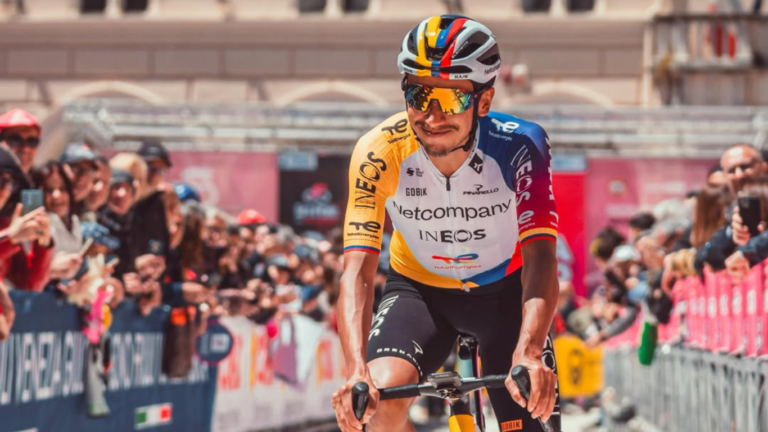 Egan Bernal resistió en la alta montaña de Carì y volvió al grupo de favoritos del Giro de Italia 2026 egan bernal giro