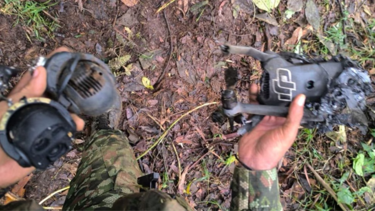 Cinco militares de la Armada resultaron heridos durante ataque atribuido al ELN en zona rural de Chocó armada
