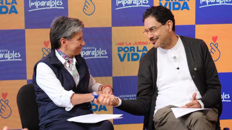 Claudia López respalda a Iván Cepeda pero descarta adhesión a su campaña Claudia López respalda a Iván Cepeda pero descarta adhesión a su campaña