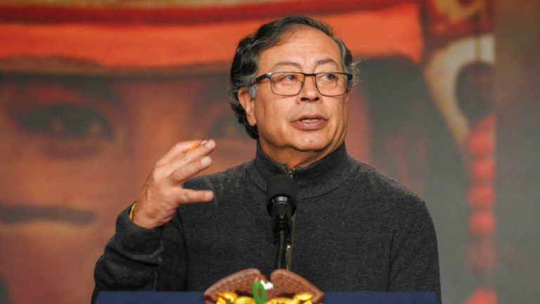 Suspenden provisionalmente a Gustavo Petro por presunta participación en política. gustavo Petro