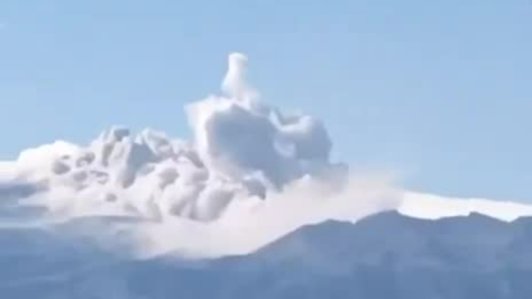 Fuerte expulsión de ceniza del Volcán Puracé mantiene la alerta amarilla en el Cauca volcán Puracé