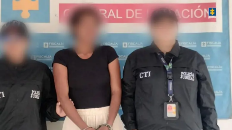 Fiscalía envía a prisión a mujer acusada de torturar y matar a su hijo de 5 años en Medellín Fiscalía