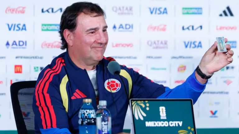 Néstor Lorenzo continuará como técnico de la Selección Colombia tras renovar con la Federación Néstor Lorenzo