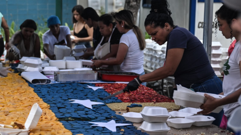 Pastel más grande de Venezuela será repartido entre niños damnificados por los sismos en La Guaira pastel
