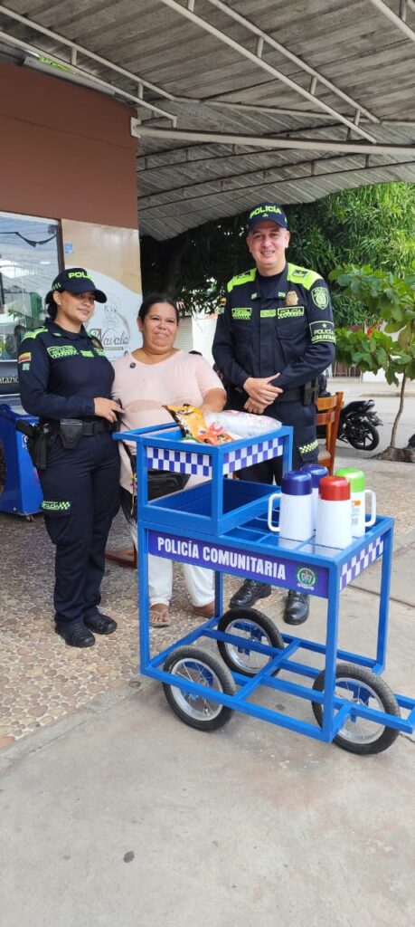 Policía Comunitaria entrega nuevo carrito a emprendedora con discapacidad en La Jagua de Ibirico Policía Comunitaria entrega nuevo carrito a emprendedora con discapacidad en La Jagua de Ibirico | RTA Noticias