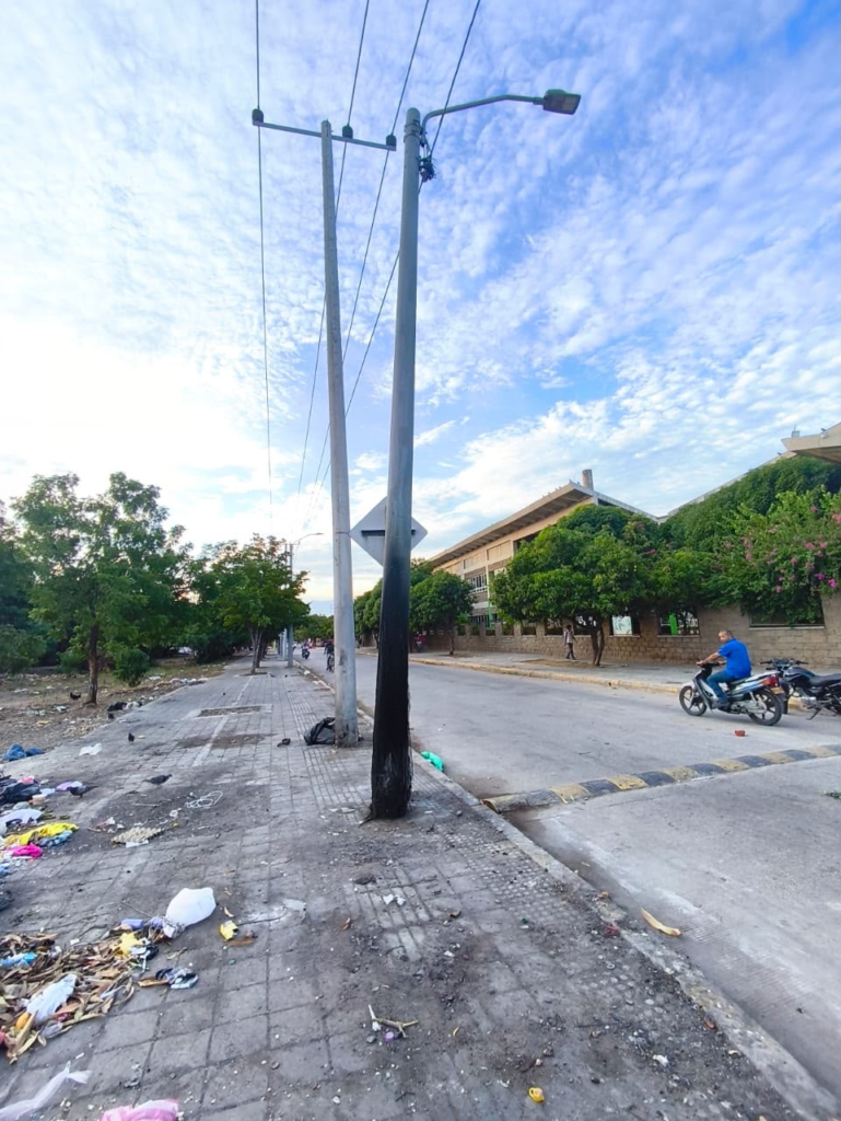 ESTIV advierte riesgo por deterioro de estructura de alumbrado público ESTIV advierte riesgo por deterioro de estructura de alumbrado público | RTA Noticias