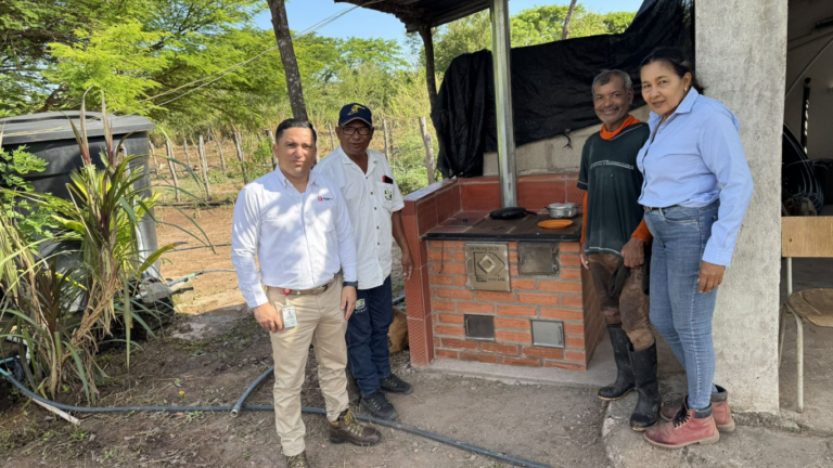 Drummond beneficia a familias del Cesar con estufas eficientes Drummond