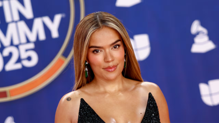 Karol G anuncia donaciones para damnificados por el terremoto en Colombia durante concierto en Los Ángeles Karol G
