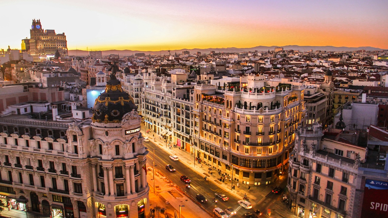Viajar a España desde Colombia en 2026 Viajar a España desde Colombia en 2026: Madrid y Gran Vía