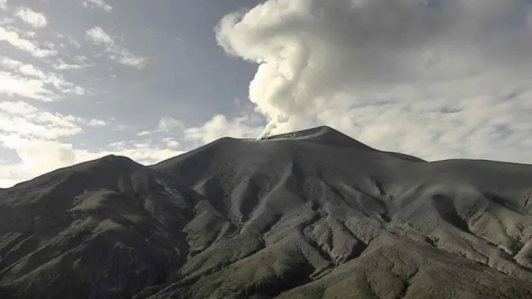 Volcán Puracé mantiene alerta naranja por actividad histórica en Cauca Volcán Puracé