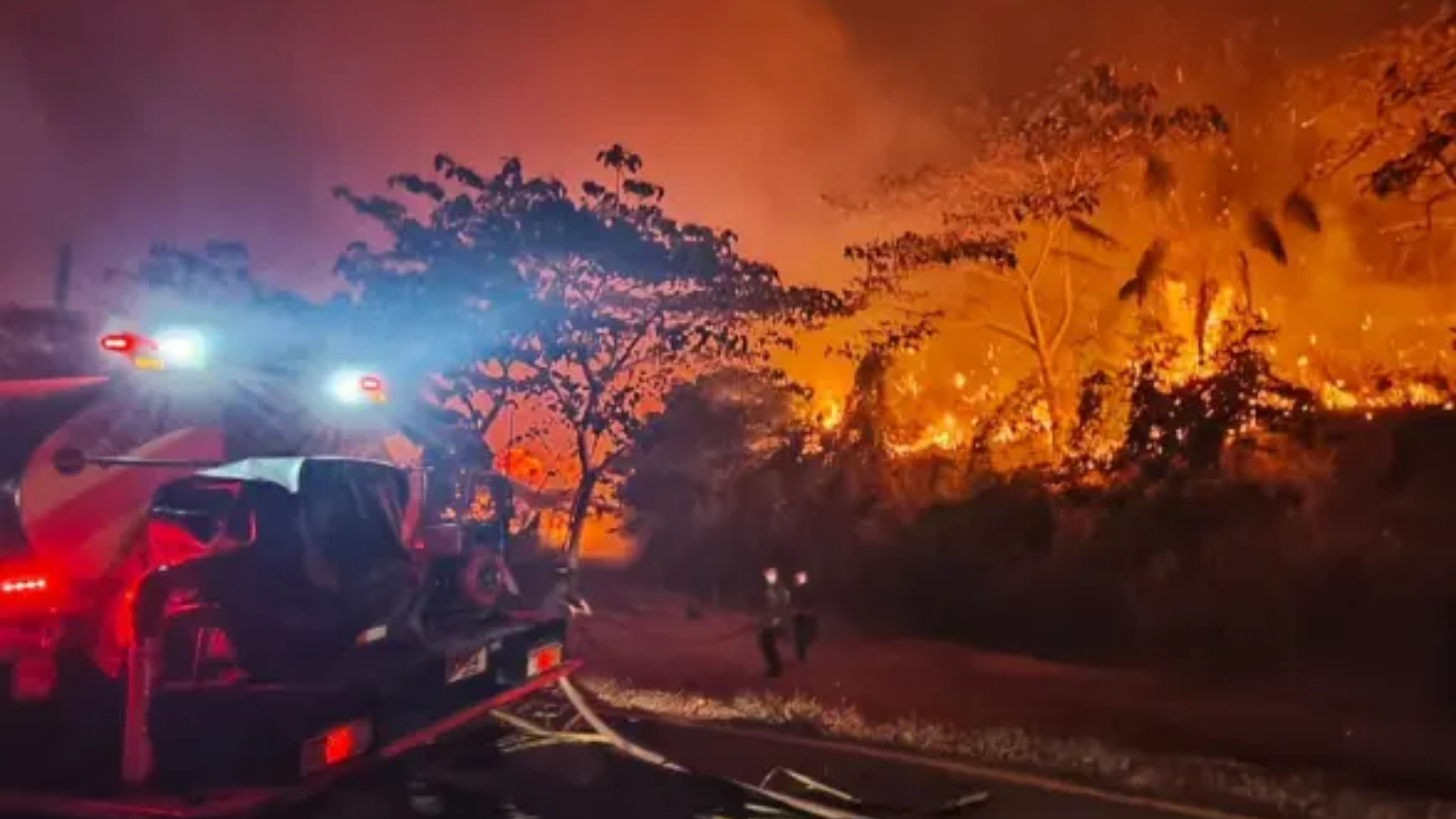 Estados Unidos entrega ayuda a Colombia por incendios forestales Estados Unidos