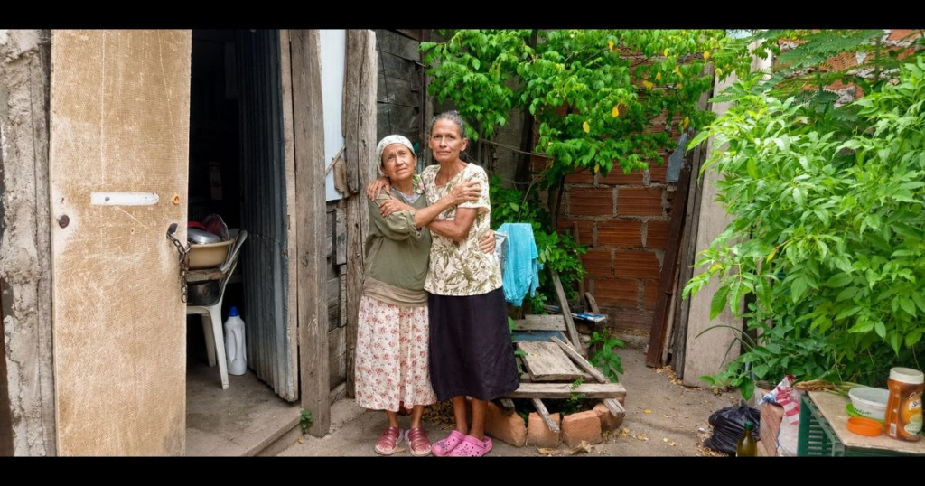 Cuando llueve, ellas no duermen… se mojan: la historia de dos hermanas que inspira a Valledupar Cuando llueve, ellas no duermen… se mojan: la historia de dos hermanas que inspira a Valledupar | RTA Noticias