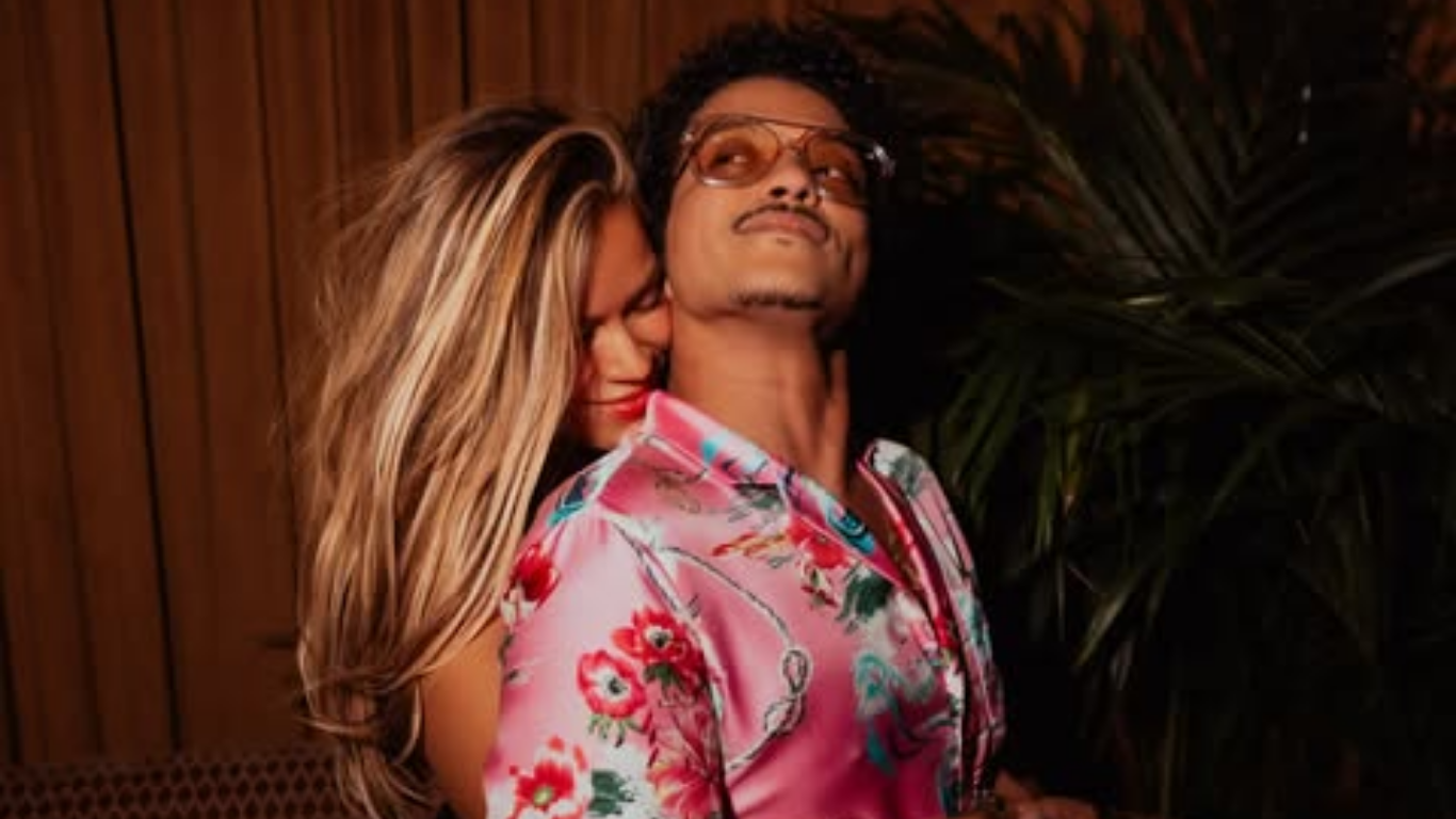 Karol G y Bruno.