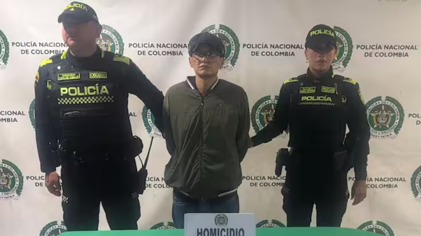 Hombre es señalado de matar y agredir sexualmente a su madre en Kennedy señalado