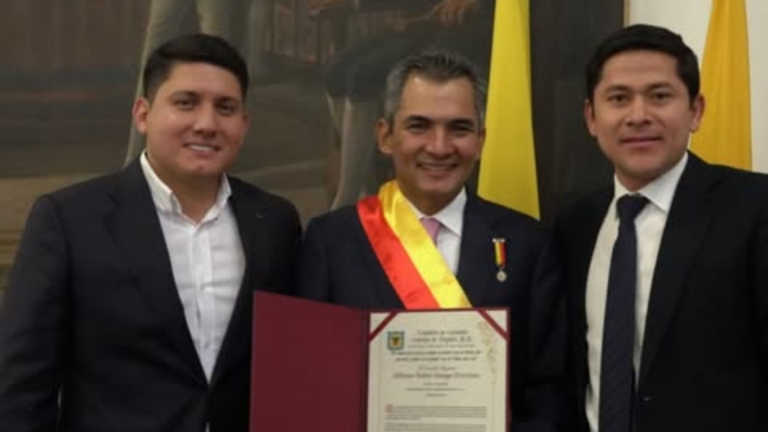 Concejo de Bogotá condecora a Alfonso Rafael Campo por su trayectoria pública Alfonso Rafael Campo