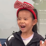 Lian Yunzhi, la Niña de 6 años que rompió dos veces el récord mundial femenino del Cubo Rubik Lian Yunzhi