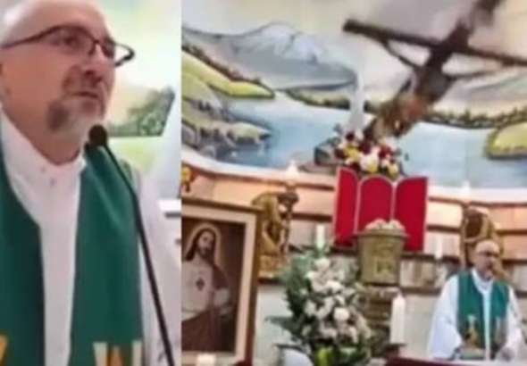 Sacerdote murió al caerle una cruz de madera durante una misa en Ecuador Sacerdote