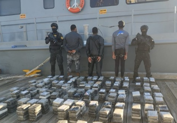 Armada Nacional incautó 568 kilos de cocaína en aguas de República Dominicana Armada Nacional reportó la captura de tres ciudadanos dominicanos