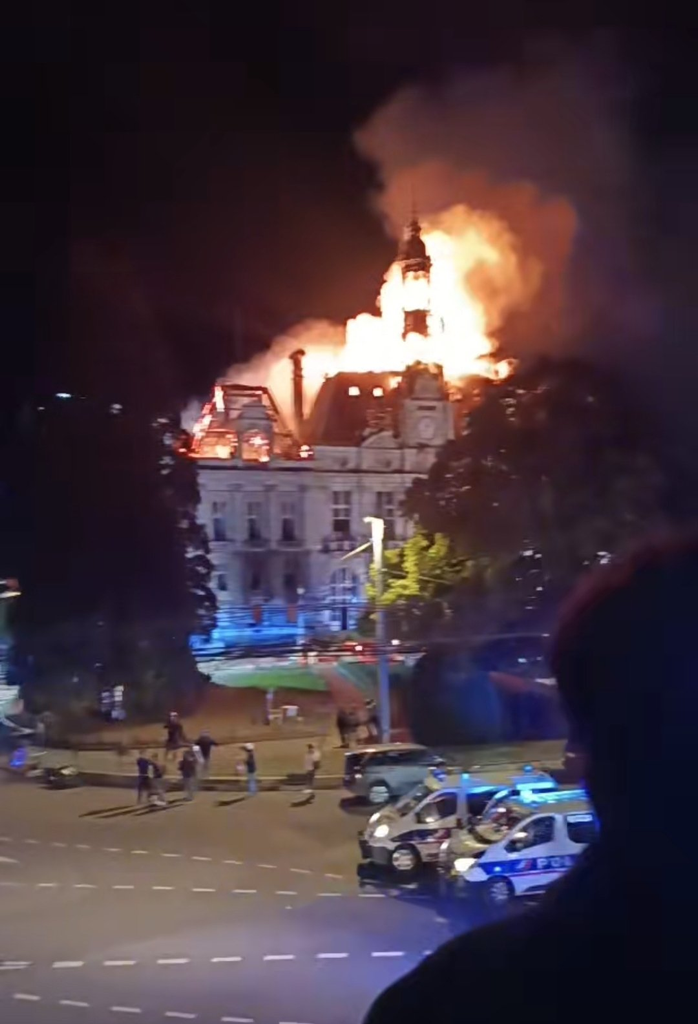 Manifestaciones en Francia dejan incendios, saqueos y enfrentamientos este 17 de octubre | RTA Noticias