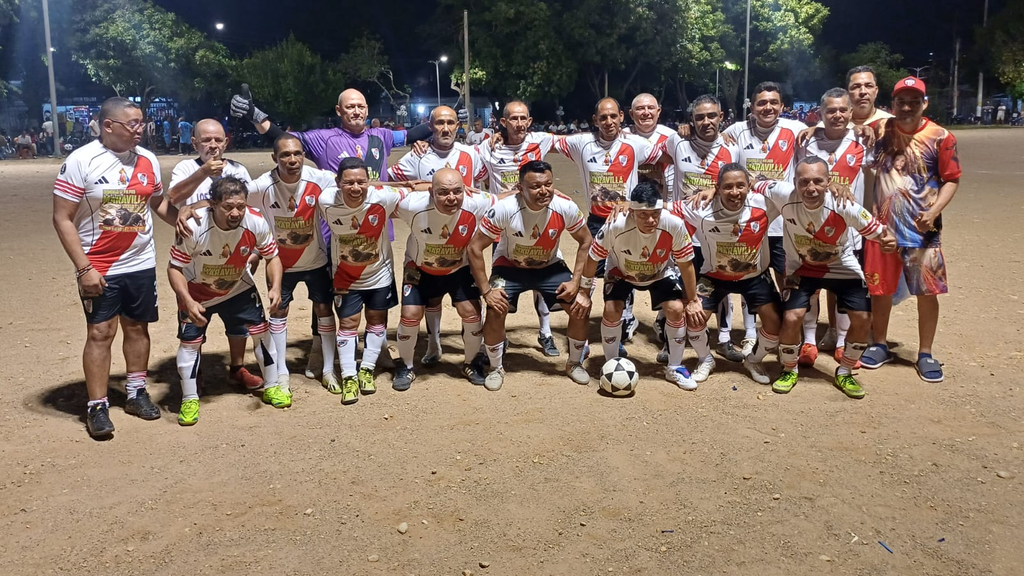 Dorly Castro, el pastor que lleva a Jesús en el corazón y al junior en el alma Dorly Castro, el pastor que lleva a Jesús en el corazón y al junior en el alma | RTA Noticias