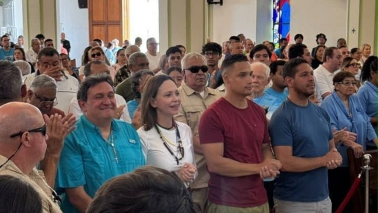 María Corina Machado regresó a Venezuela tras casi un año fuera del país María Corina Machado regresó a Venezuela