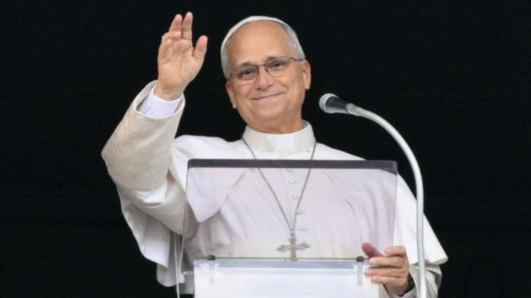 El papa León XIV agradece las oraciones de los fieles tras salir del hospital papa León XIV